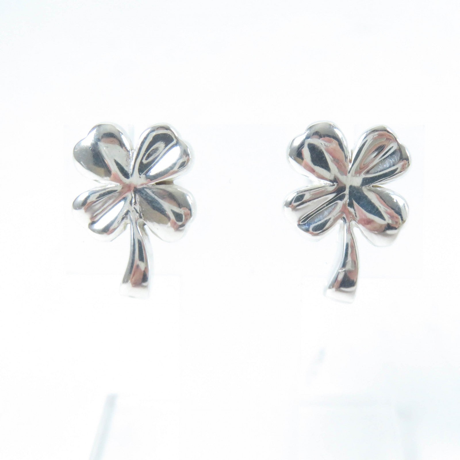 Chanel Clover logo Pierce