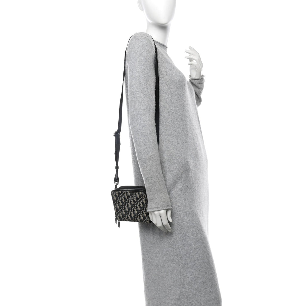 Oblique Pouch Beige Black