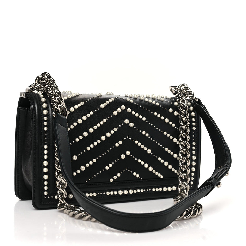 Calfskin Pearl Chevron Medium Boy Flap Black