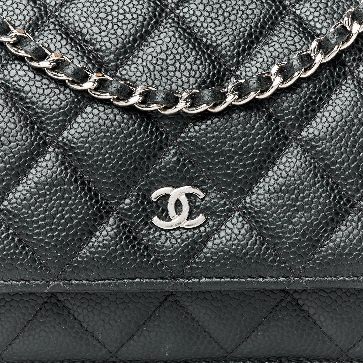 Caviar Quilted Wallet on Chain WOC Black