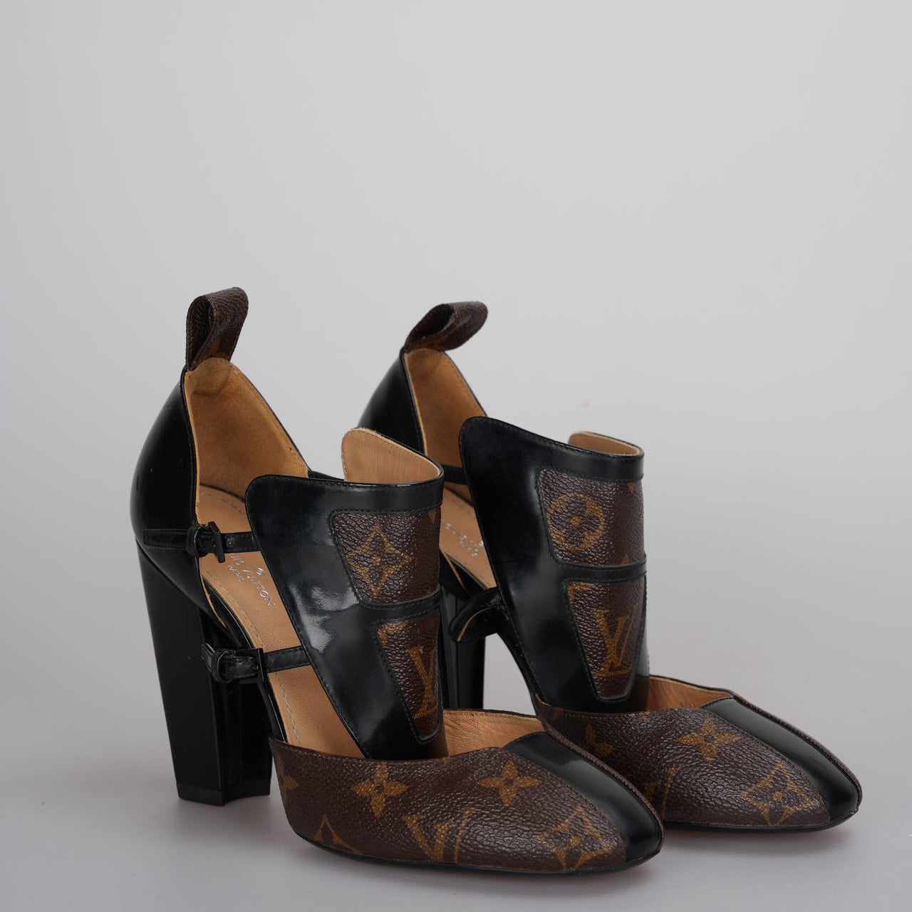Louis Vuitton Classic Leather Monogram Headline Pumps 35 Black & Brown