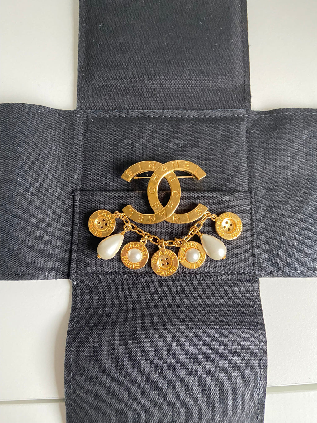 Chanel CC & Button Brooch in Gold and Pearl White