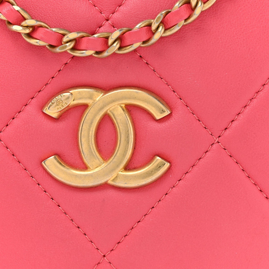 Lambskin Quilted Diamond Clutch With Chain Pink