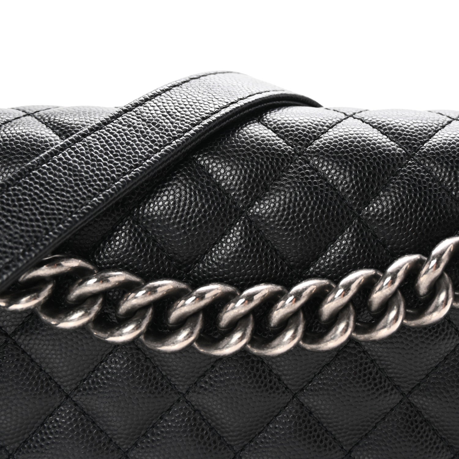 Caviar Quilted Medium Boy Flap Black