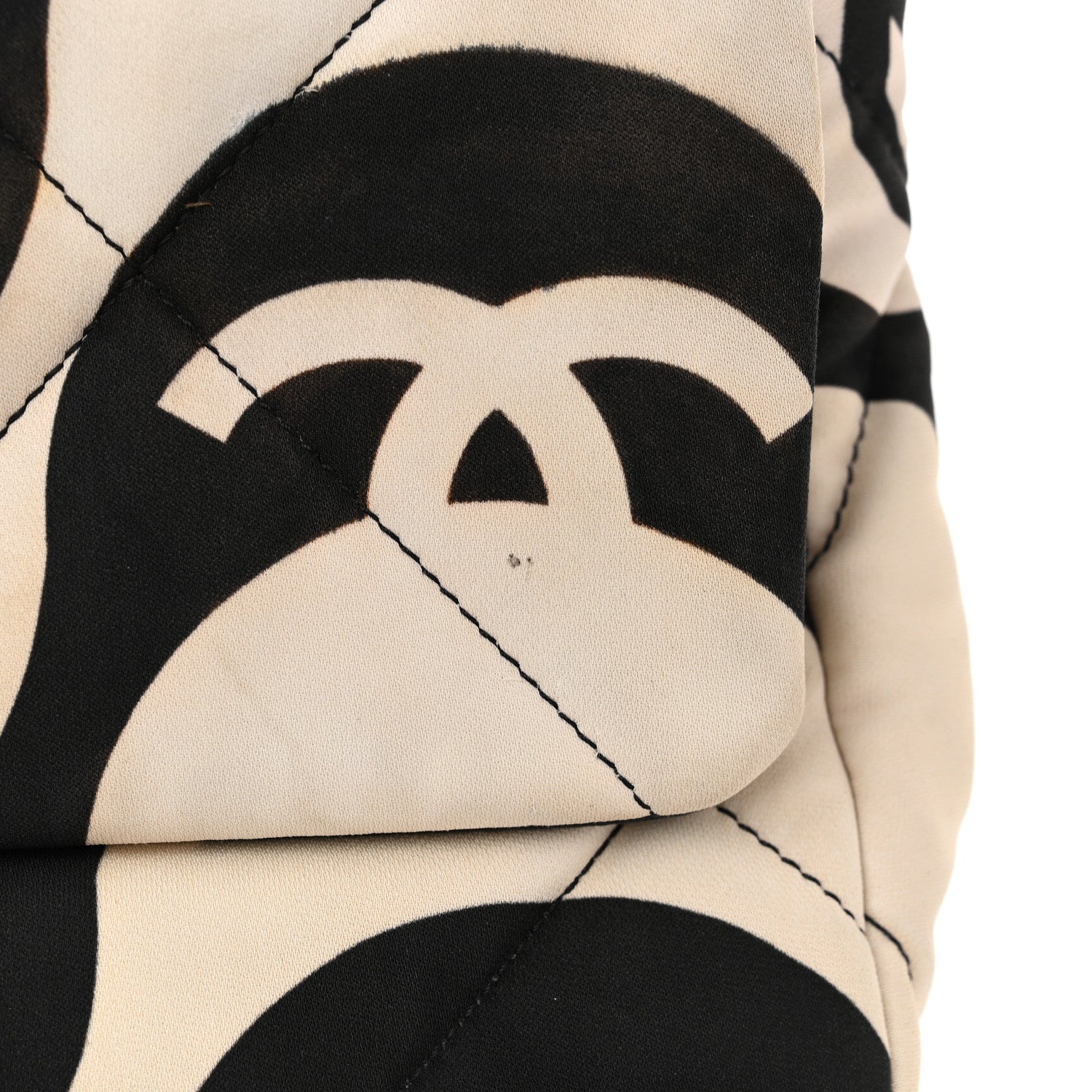 Fabric Printed Medium Chanel 19 Flap Black Ecru