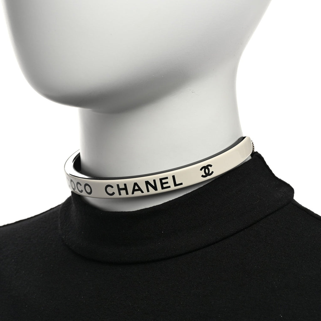 Resin Logo Choker White Black
