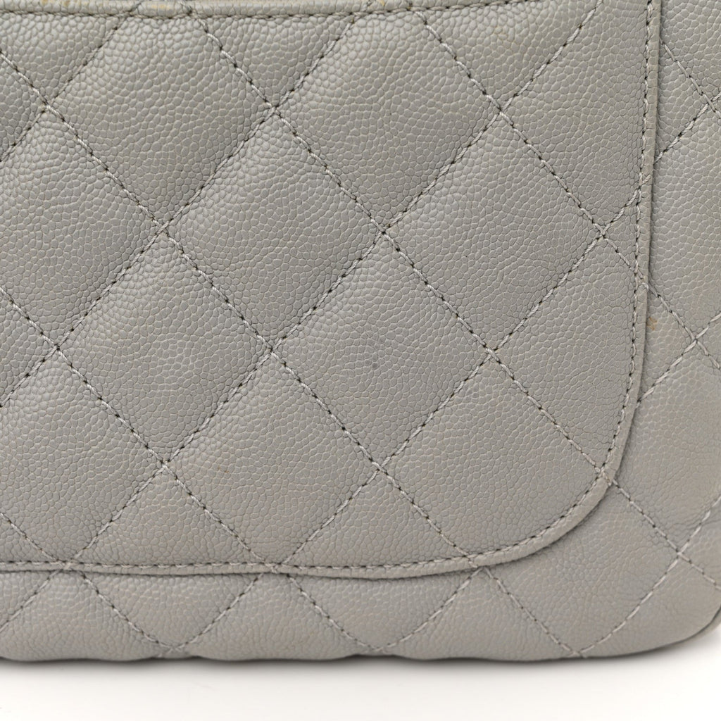 Caviar Quilted Medium Urban Companion Flap Grey