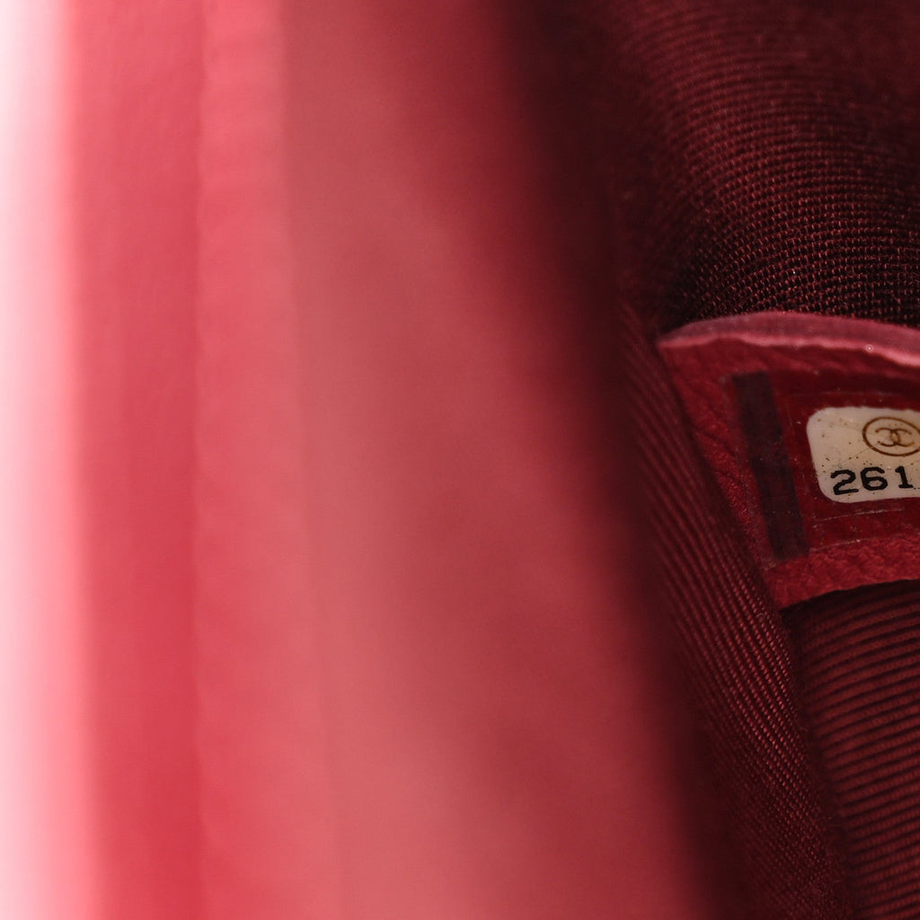 Caviar Quilted Medium Boy Flap Red