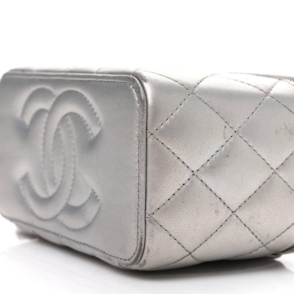 Metallic Lambskin Quilted Small CC Dynasty Vanity Case With Chain Silver