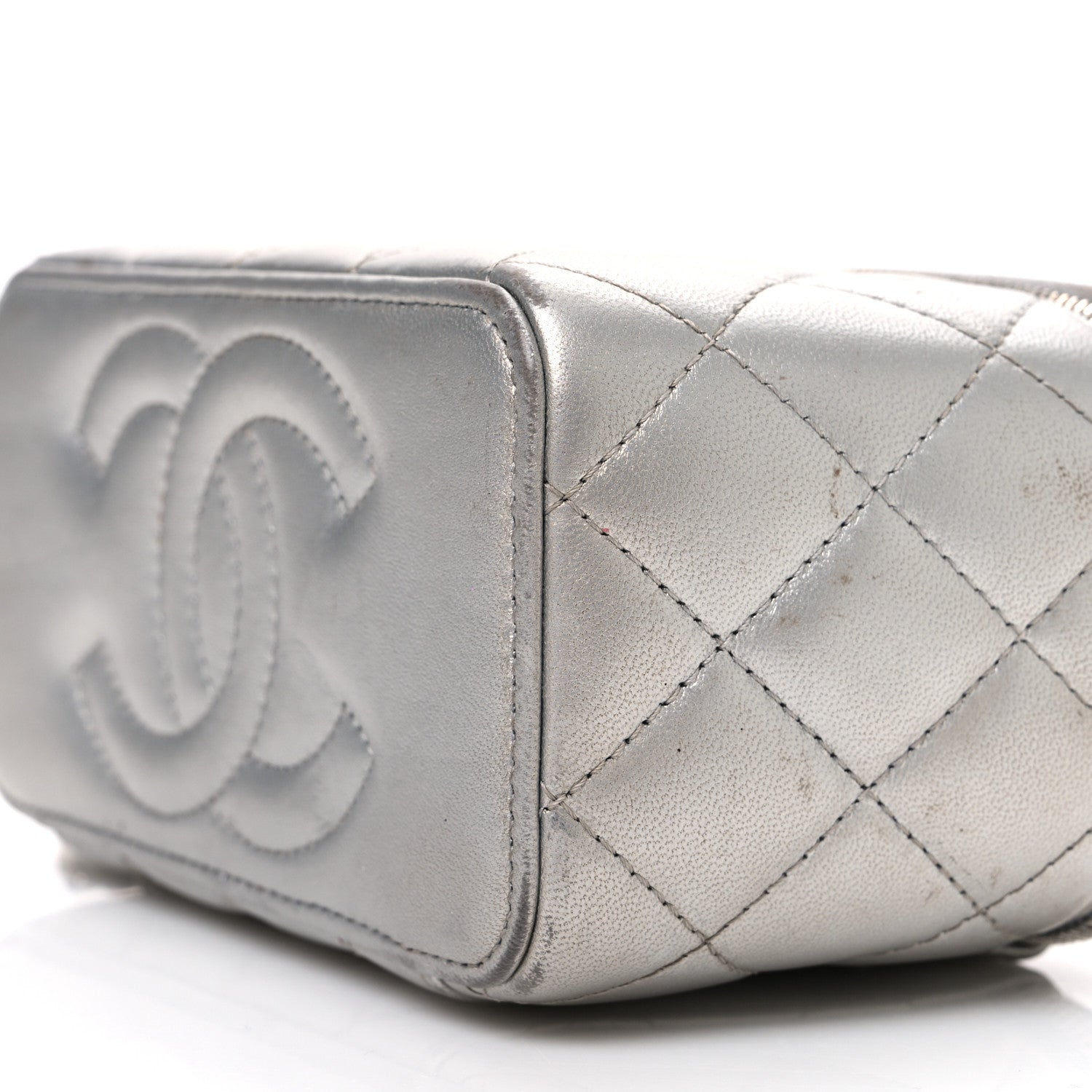 Metallic Lambskin Quilted Small CC Dynasty Vanity Case With Chain Silver