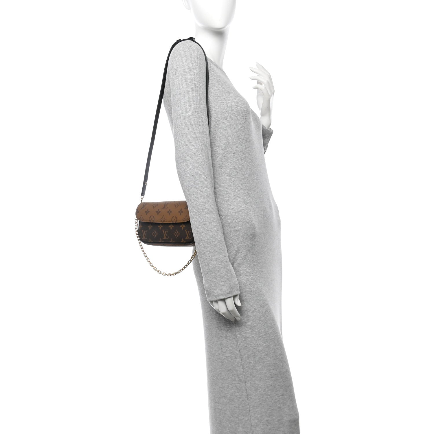Reverse Monogram Ivy Wallet On Chain
