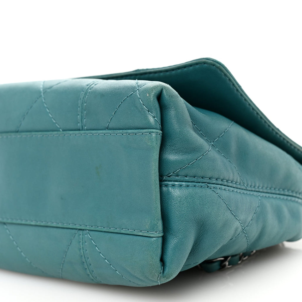 Lambskin Quilted Large Soft Touch Flap Green