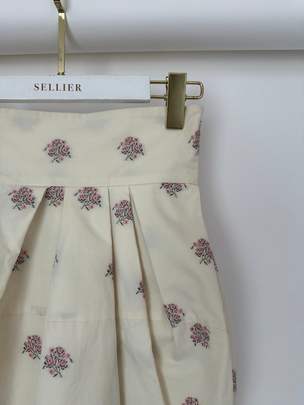 Christian Dior Cream and Pink Floral Print High-Waisted Mini Skirt with Pleated Detail Size FR 34 (UK 6)
