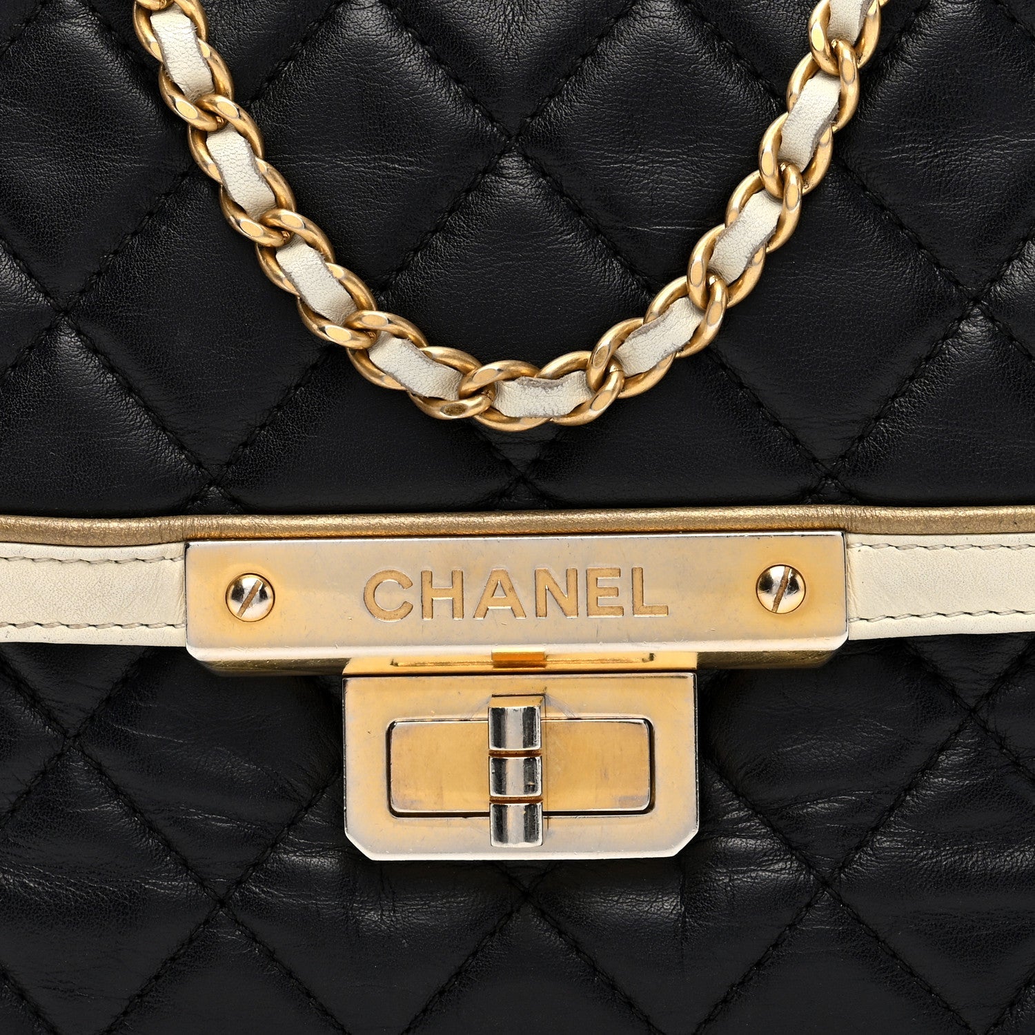 Lambskin Quilted Mademoiselle East West Flap Black White