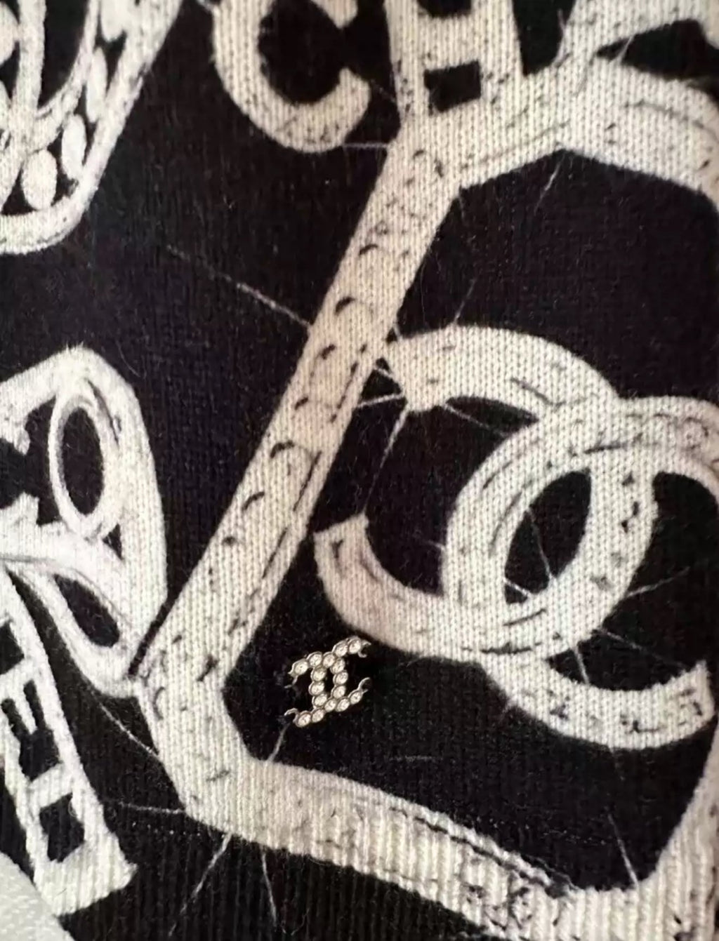 Chanel 23N Black & White Cashmere Top