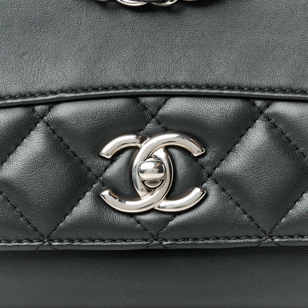 Calfskin Small Tramezzo Flap Black
