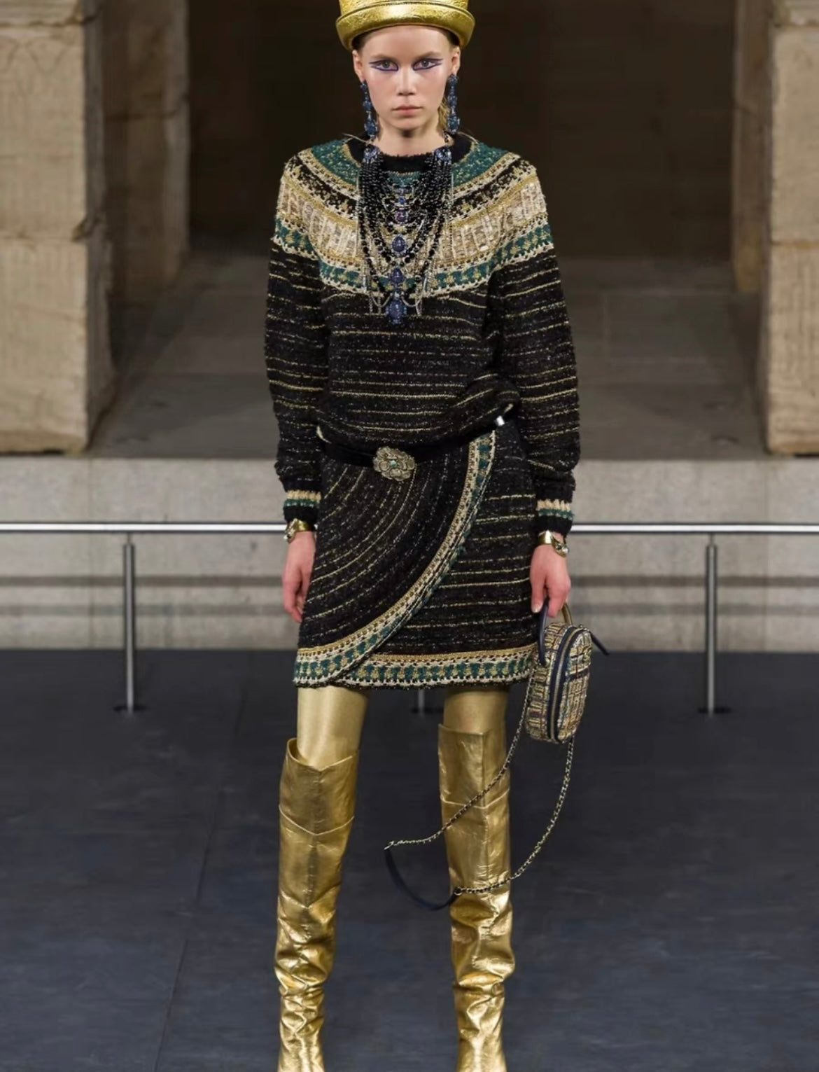 CHANEL 19A EGYPT RUNWAY BLACK BEIGE GREEN GOLD KNIT PULLOVER size 34