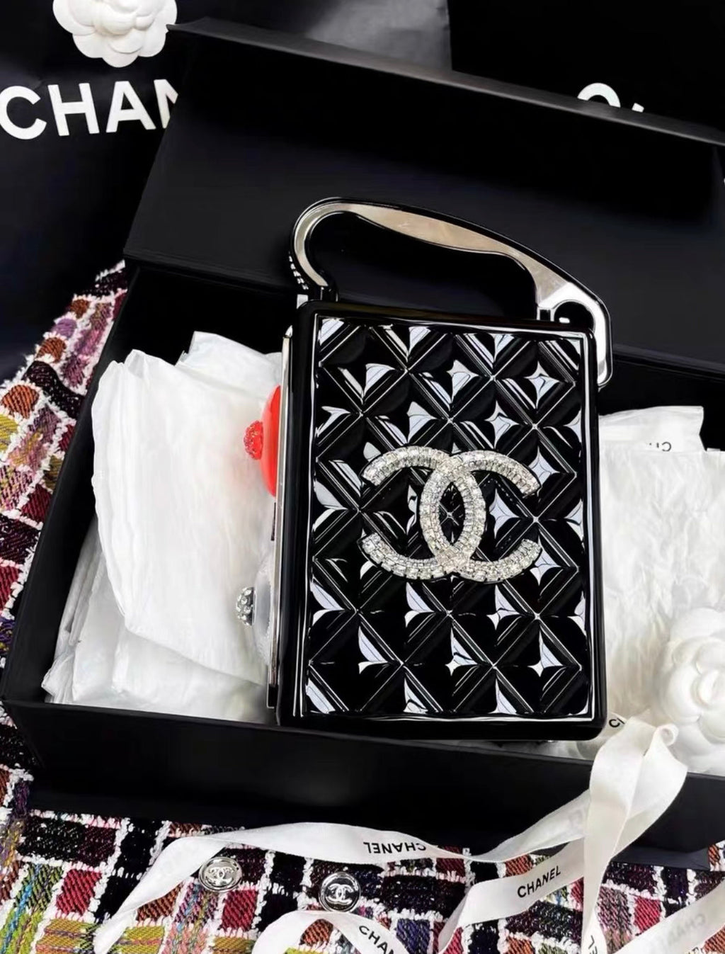 CHANEL MINAUDIÈRE LIMITED EDITION PLEXIGLASS TRAFFIC SILVER-TONE HARDWARE