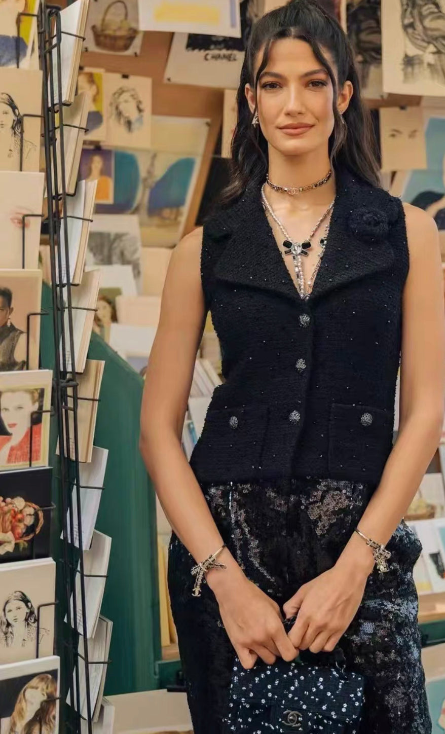 Chanel 23k black tweed vest size 38