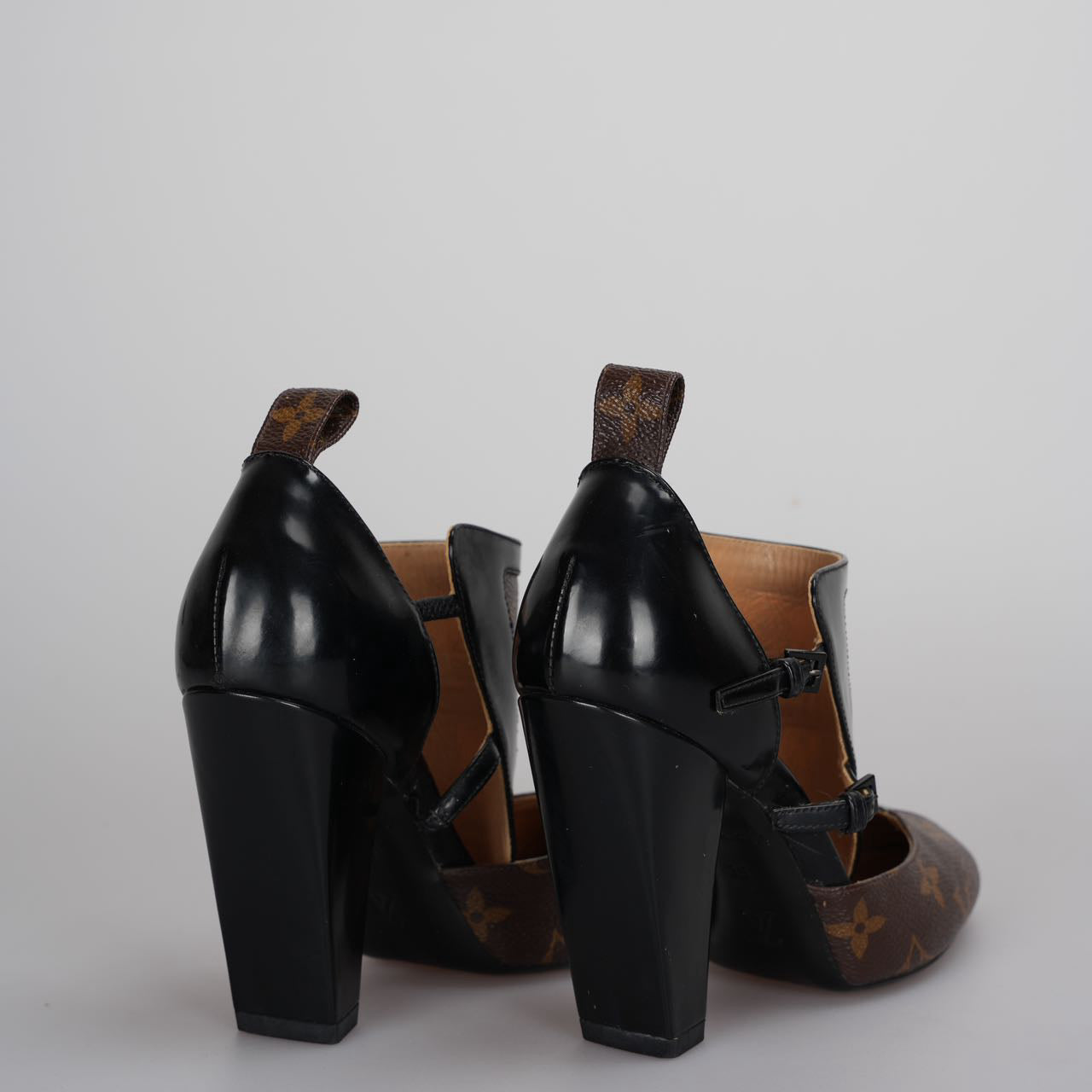 Louis Vuitton Classic Leather Monogram Headline Pumps 35 Black & Brown