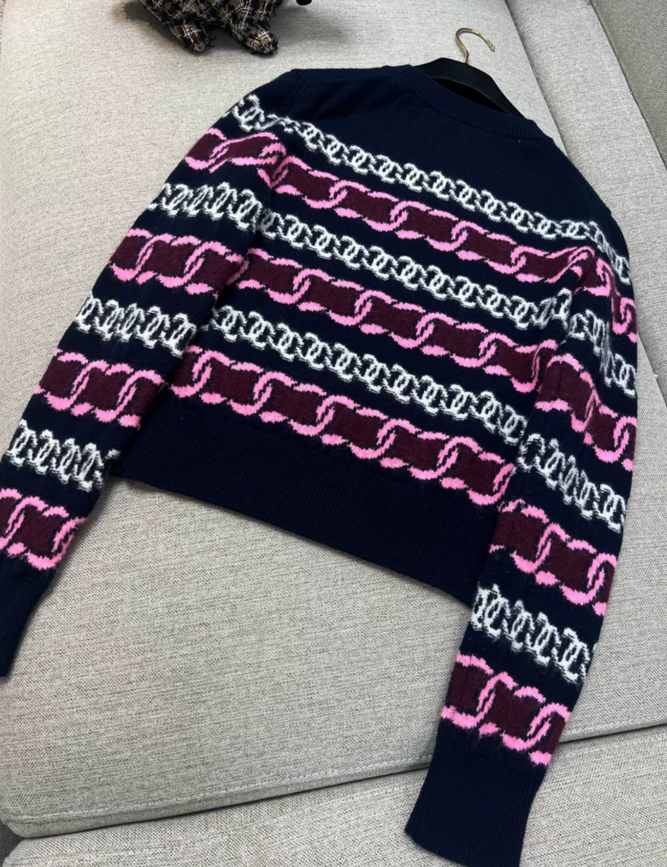Chanel 23B navy blue, Burgundy, pink & white pullover