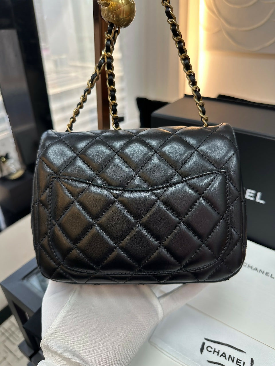 Chanel (21)Gold Ball Mini 17