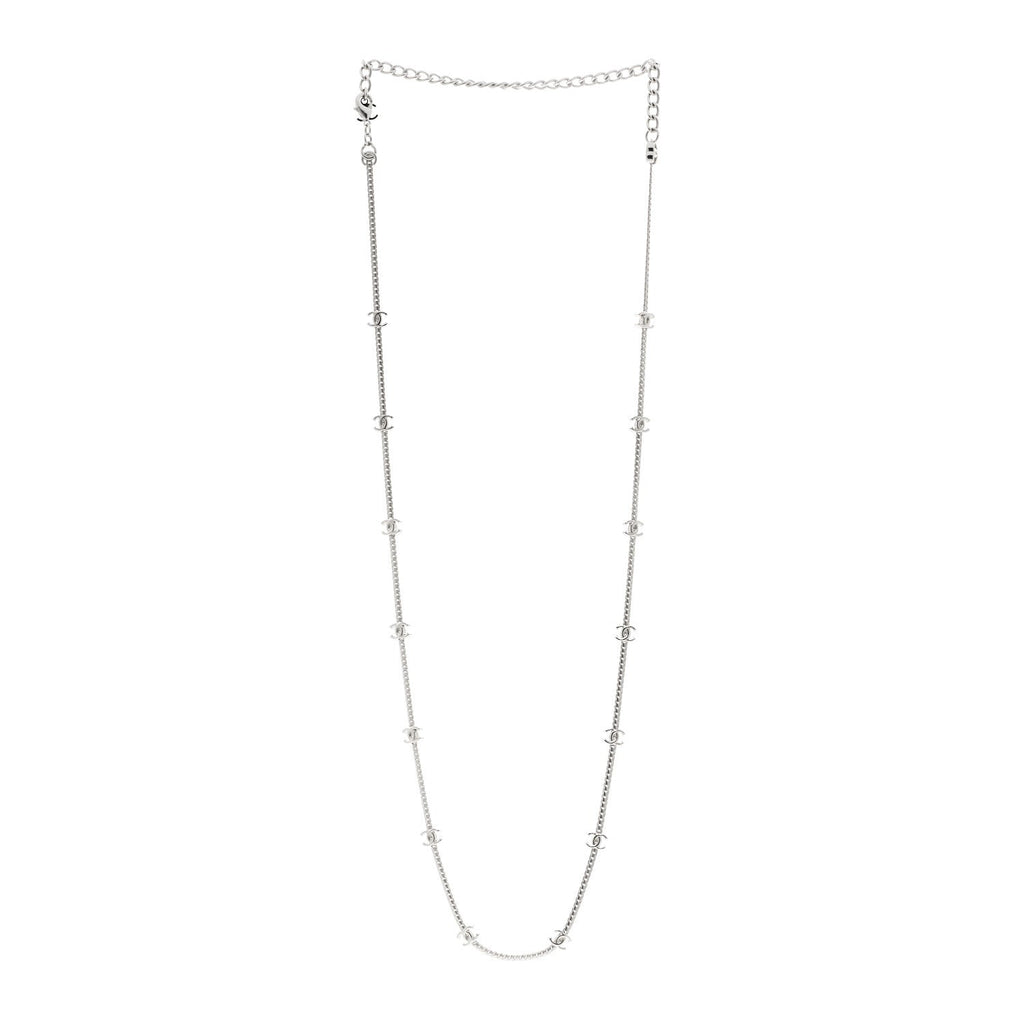Metal CC Short Chain Necklace Silver