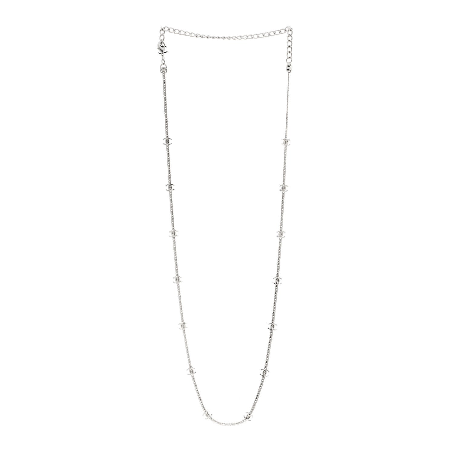 Metal CC Short Chain Necklace Silver