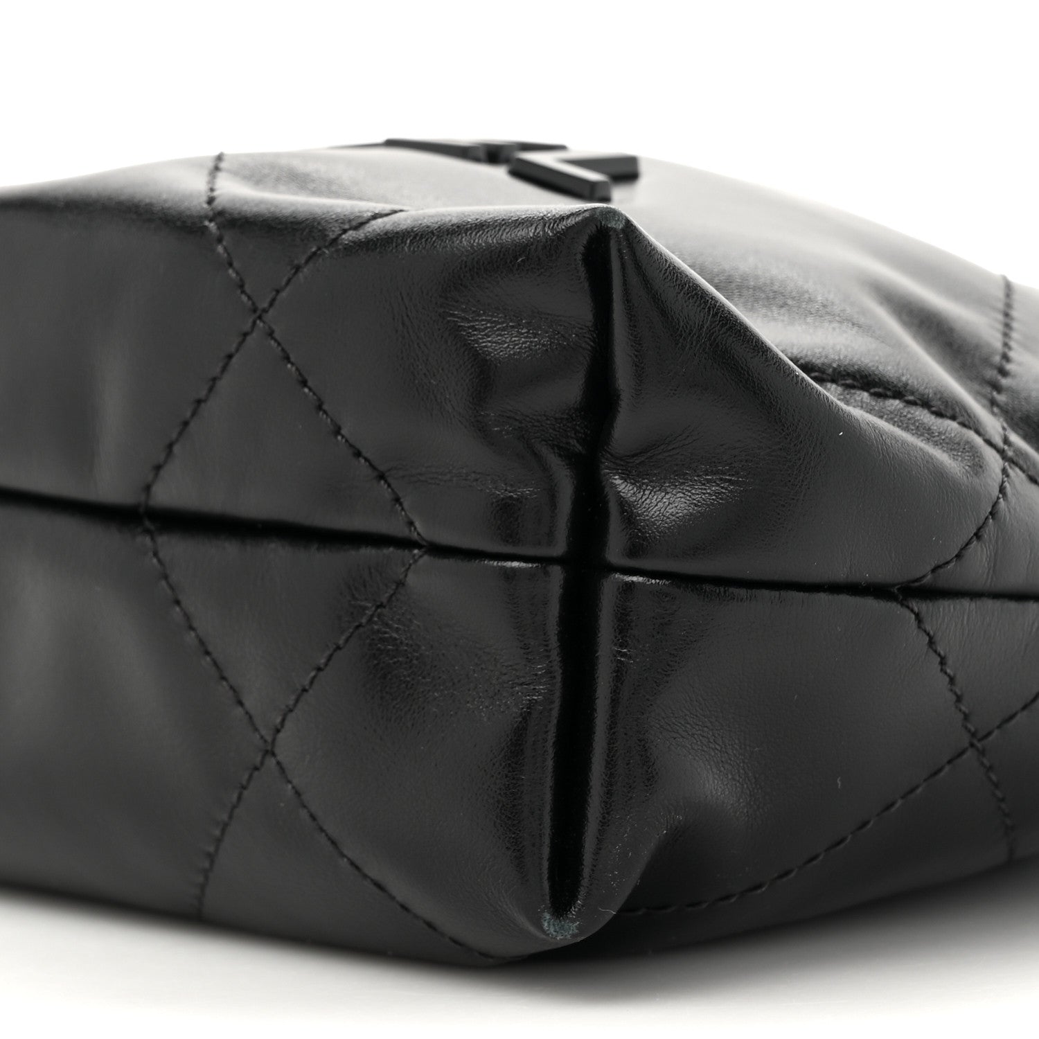 Shiny Calfskin Quilted Mini Chanel 22 So Black