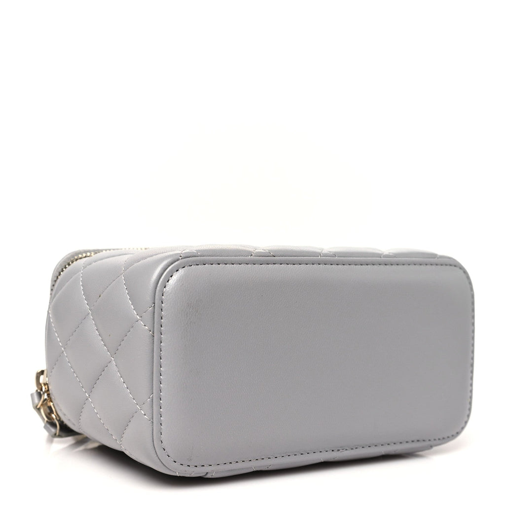 Lambskin Quilted Small Pearl Crush Vanity Case With Chain Grey