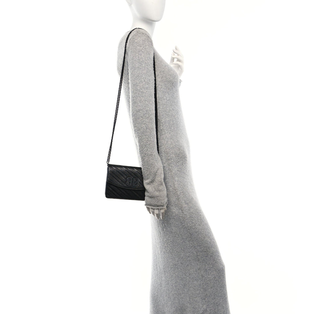 Shiny Goatskin Logo Embossed Monochrome BB Wallet On Chain Black