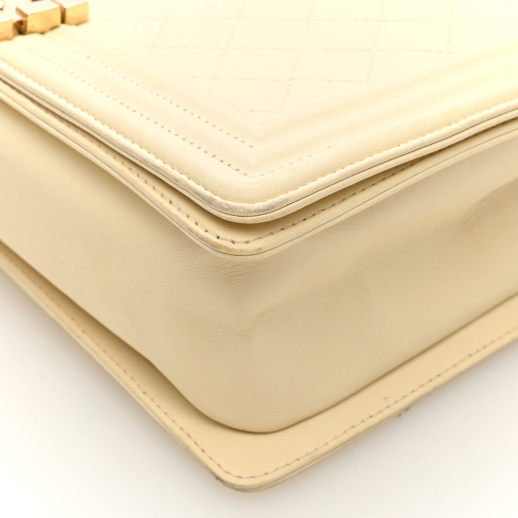 Caviar Quilted New Medium Boy Flap Light Beige