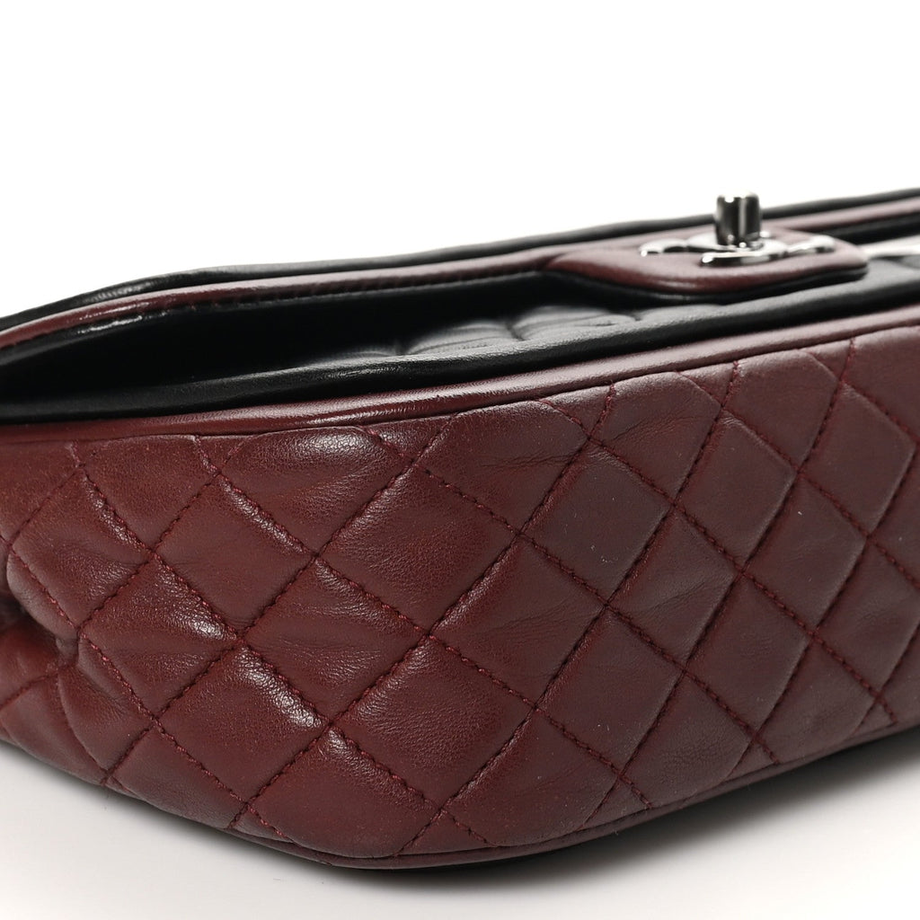 Lambskin Classic Twist Flap Black Burgundy