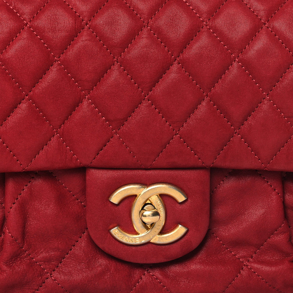 Iridescent Calfskin Large Chic Quilt Flap Red