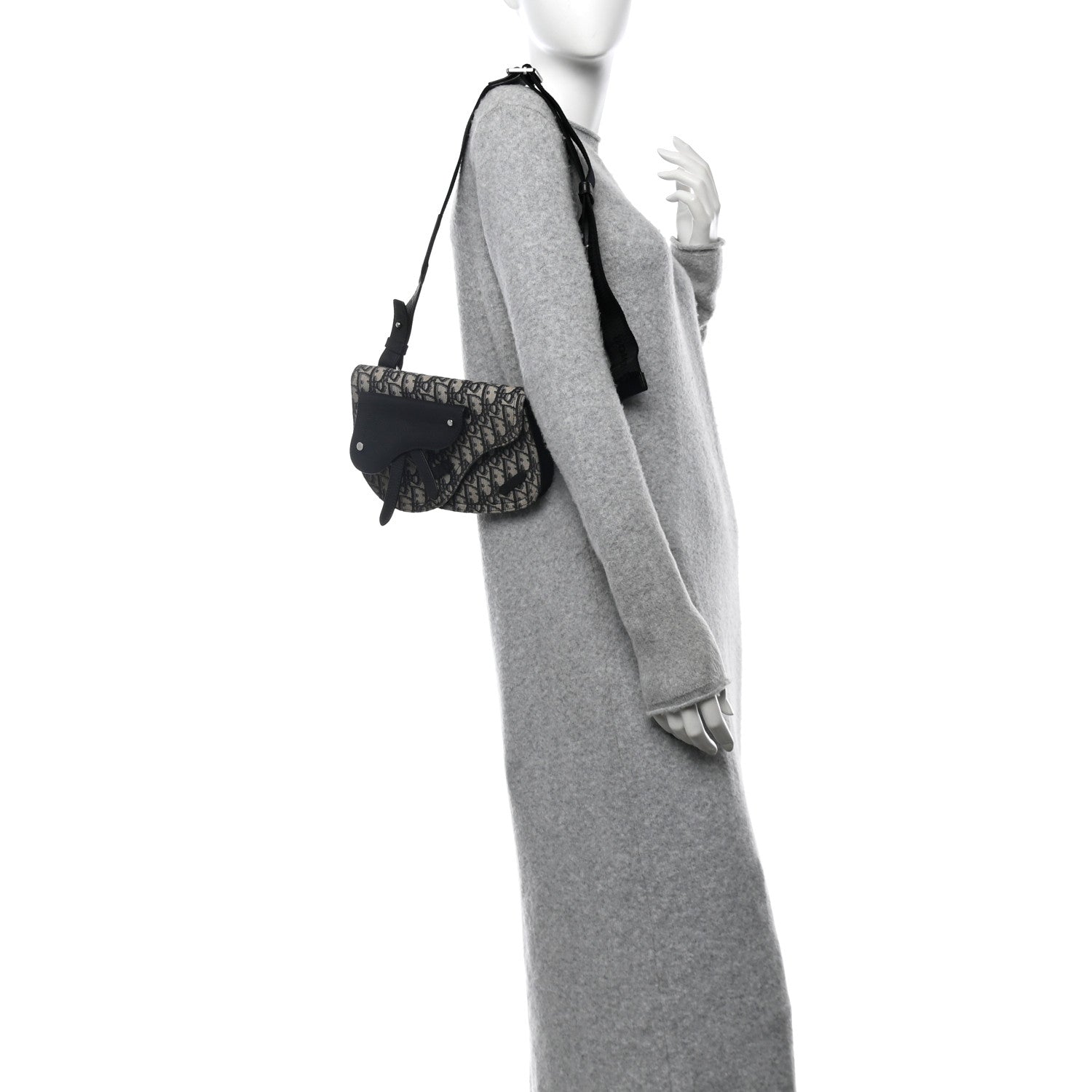 Oblique Saddle Messenger Pouch Beige Black