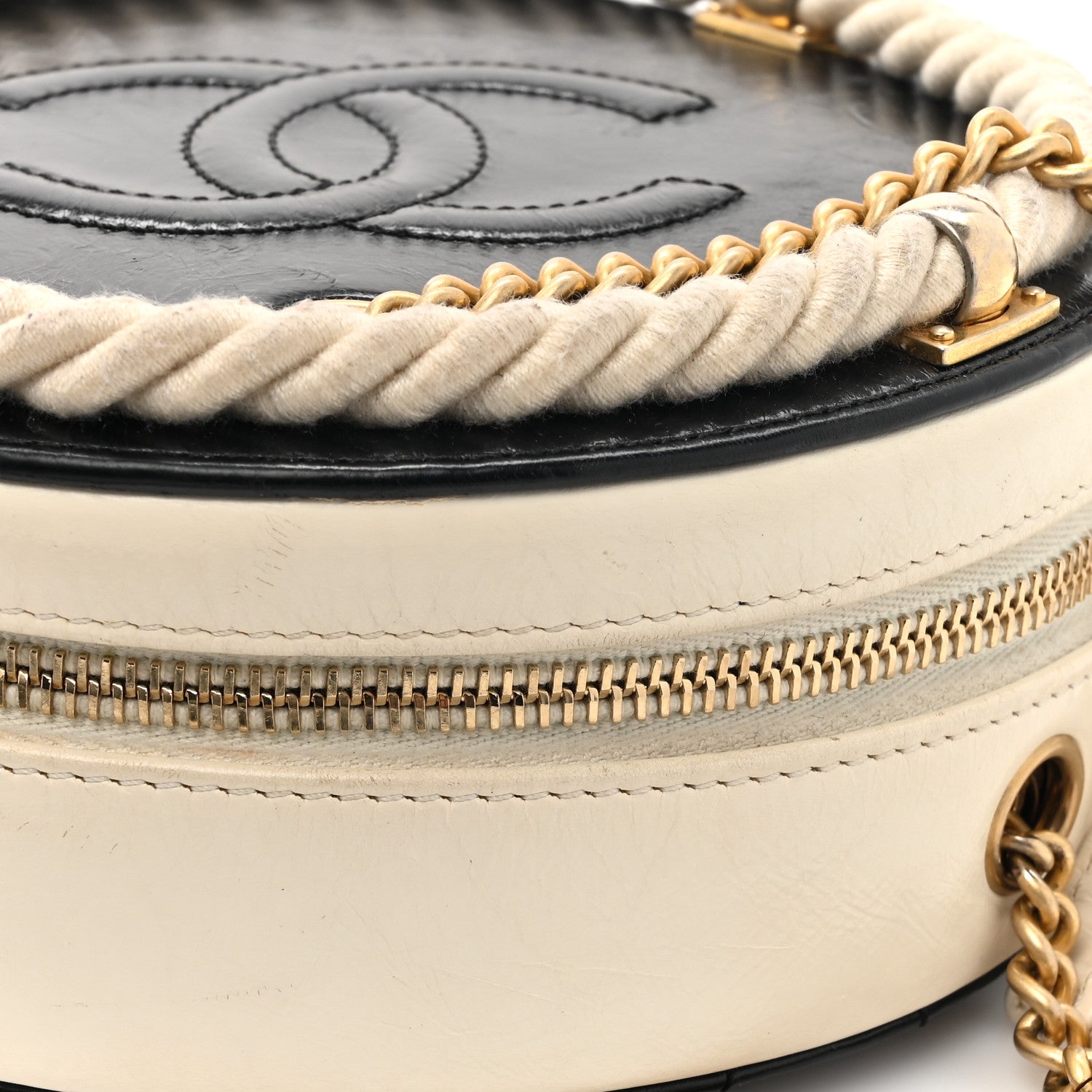 Crumpled Calfskin Cotton Small En Vogue Round Bag Black