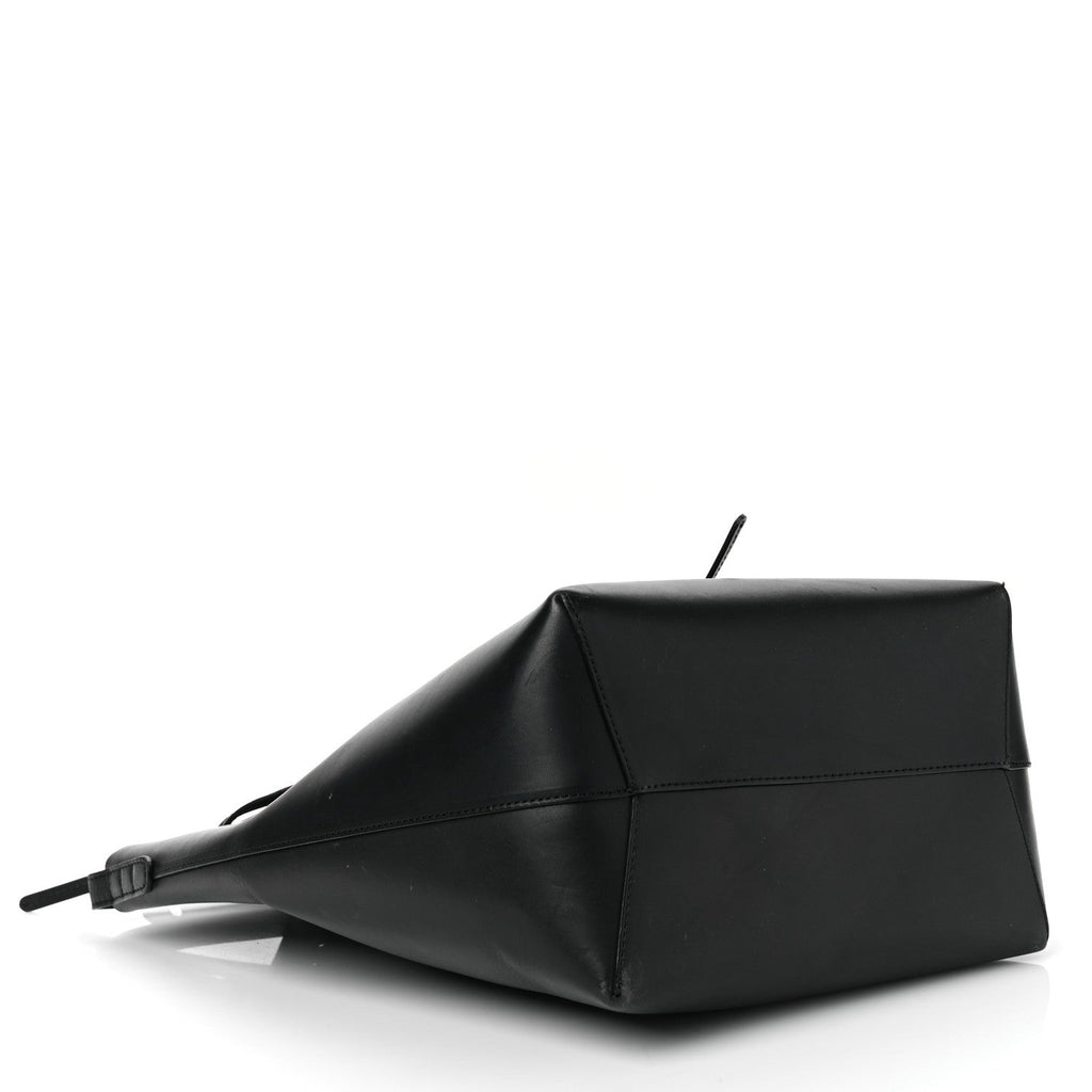 Calfskin Bucket Bag Black Flamma
