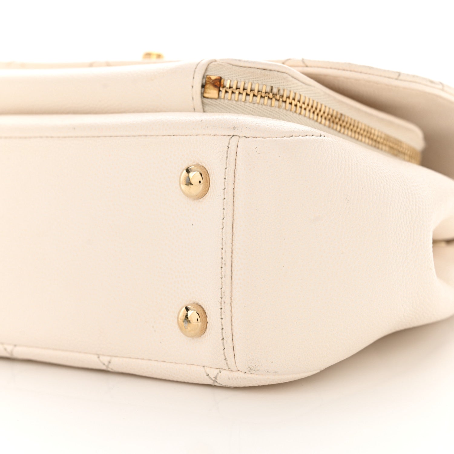 Caviar Quilted Medium Business Affinity Flap White