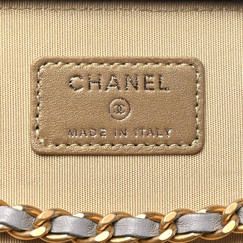 Lambskin Quilted Small Pearl Crush Vanity Case With Chain Grey