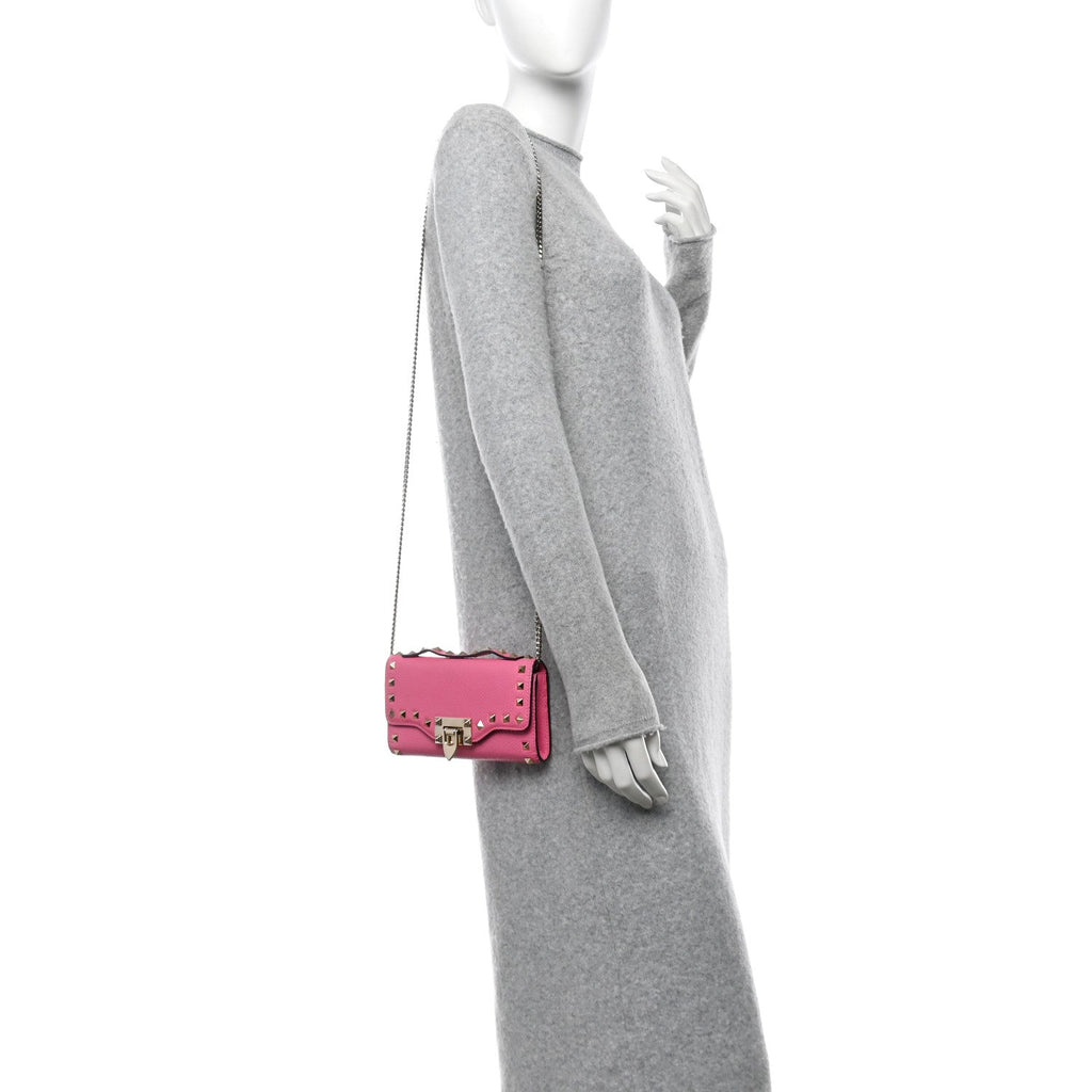 Pebbled Calfskin Rockstud Flip Lock Wallet On Chain Feminine Pink