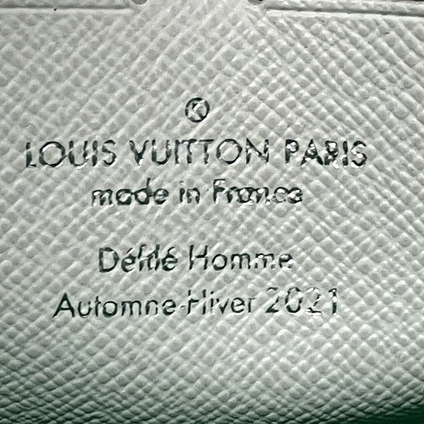 Louis Vuitton Pochette Voyage MM Monogram Clutch Bag