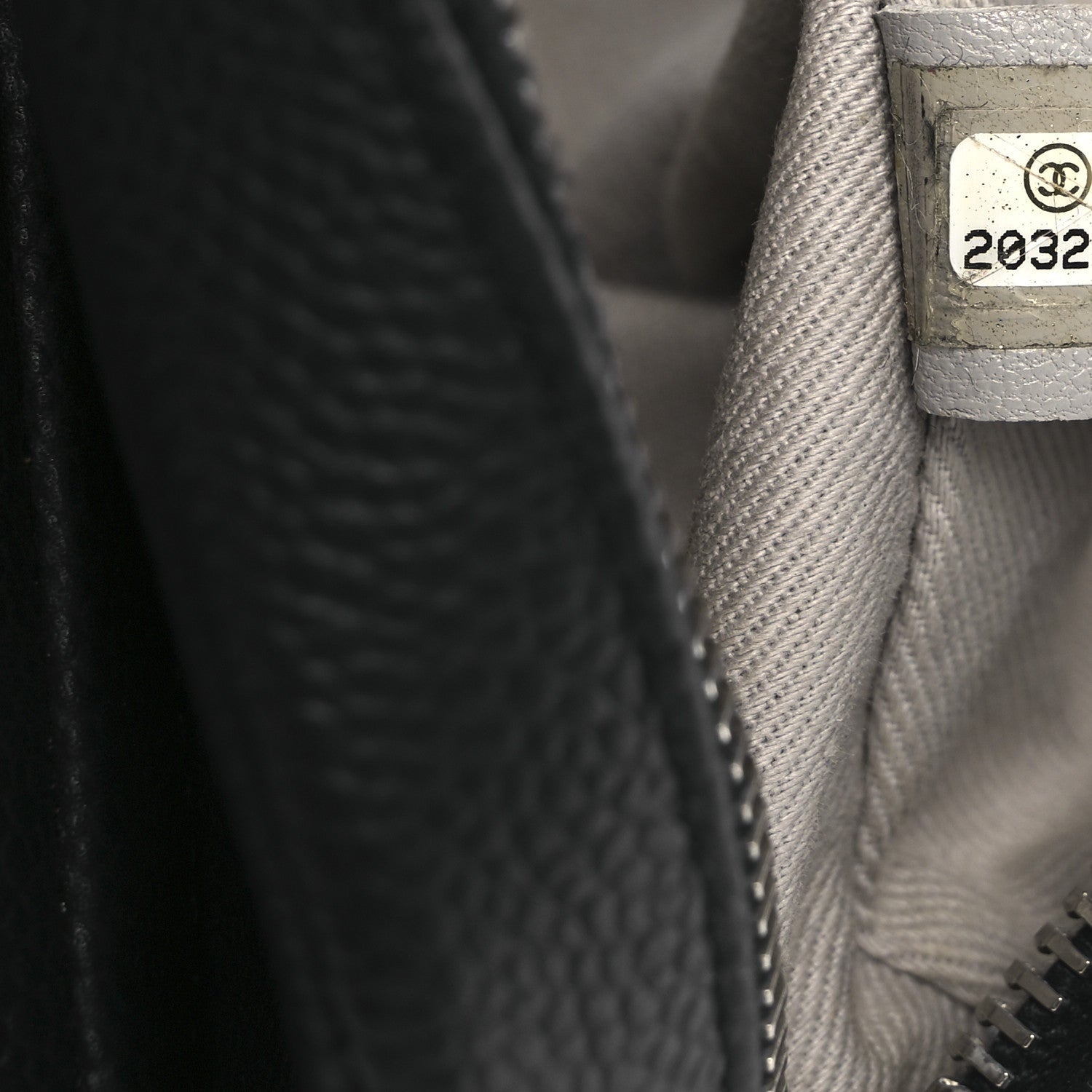 Caviar Quilted Medium Easy Flap Black