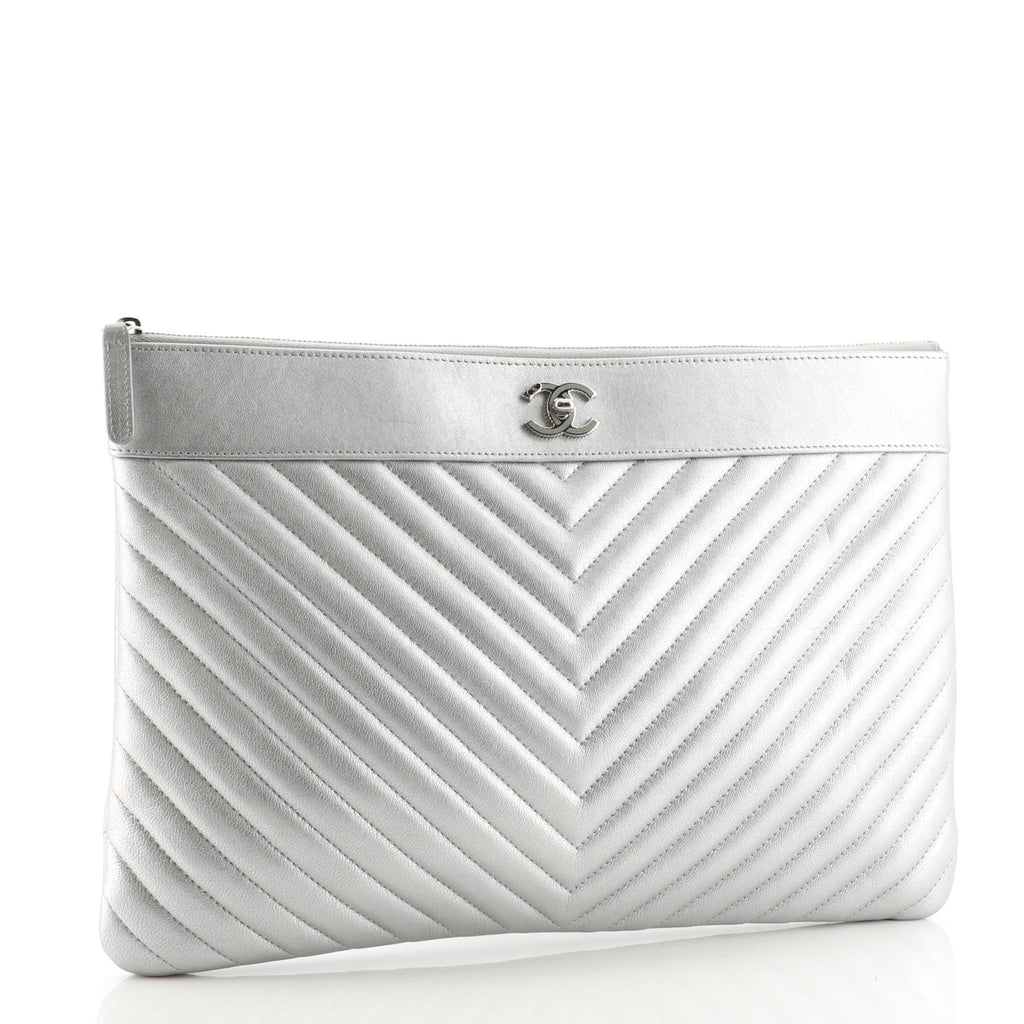 O Case Clutch Chevron Lambskin Medium