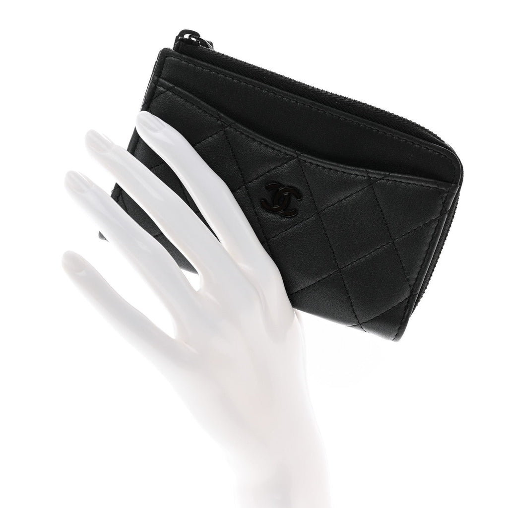Pearly Lambskin Quilted Zip  Holder So Black