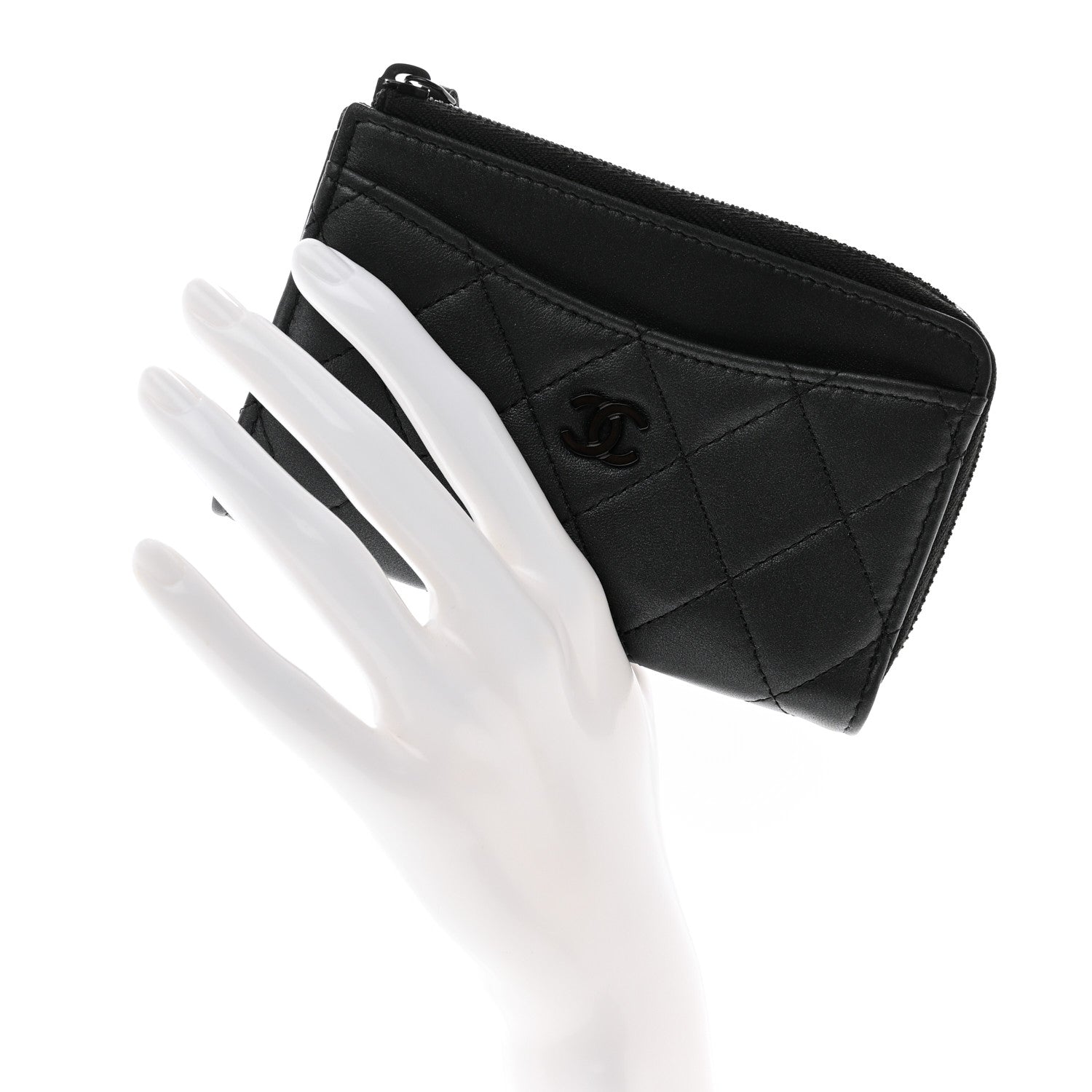 Pearly Lambskin Quilted Zip  Holder So Black