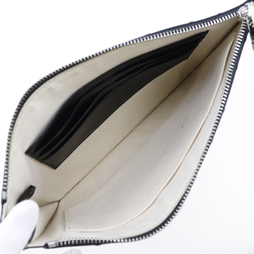 Gucci GG emboss�