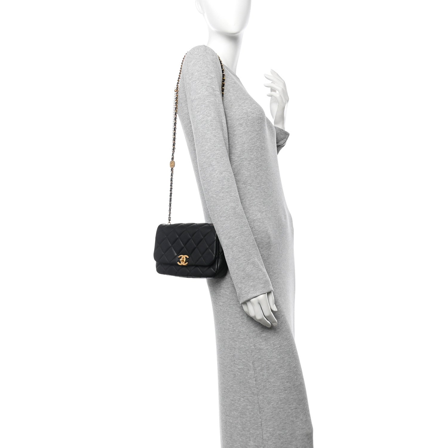 Lambskin Quilted  Pearl  Flap Black