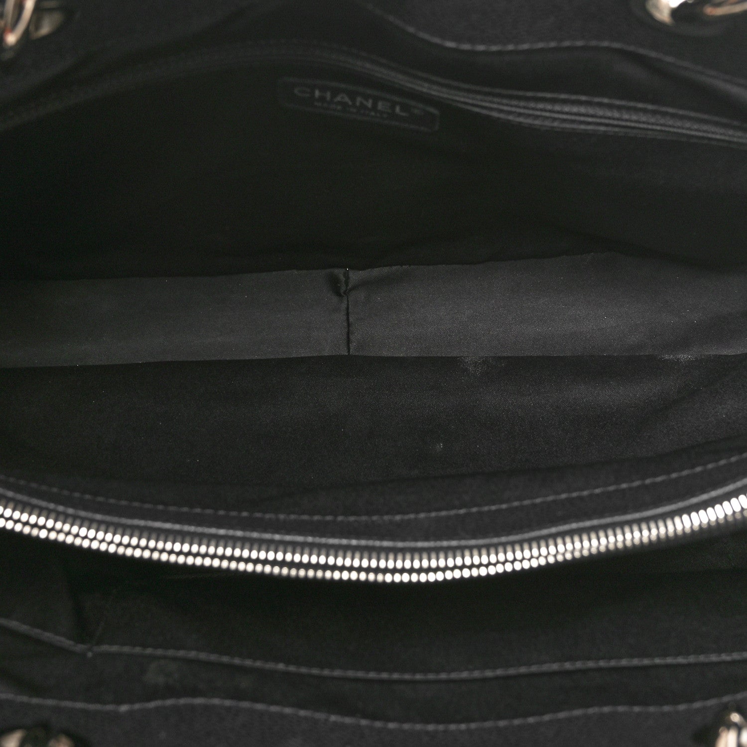 Caviar Quilted XL Grand Shopping Tote GST Black