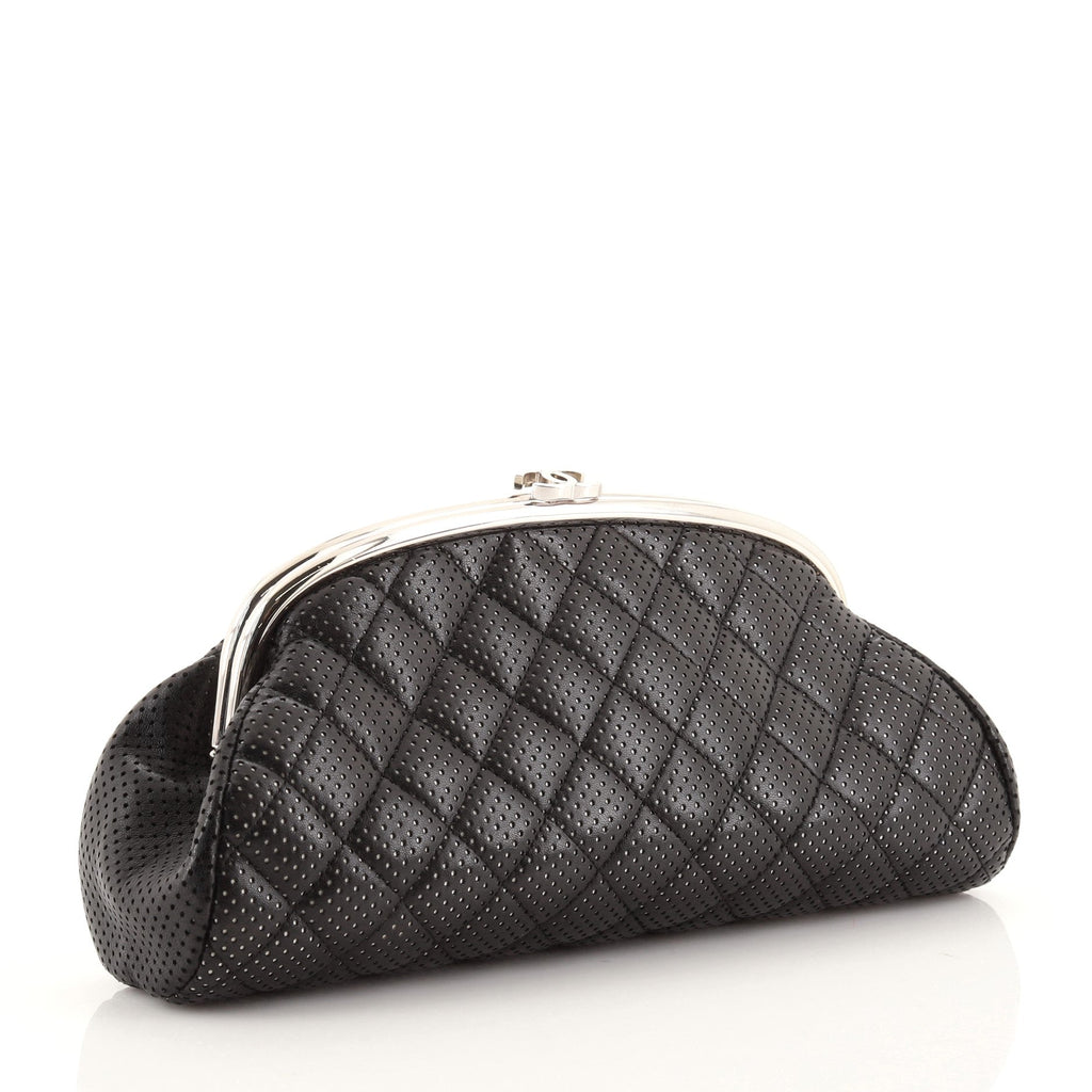 Golden Class O Case Clutch Quilted Caviar Medium