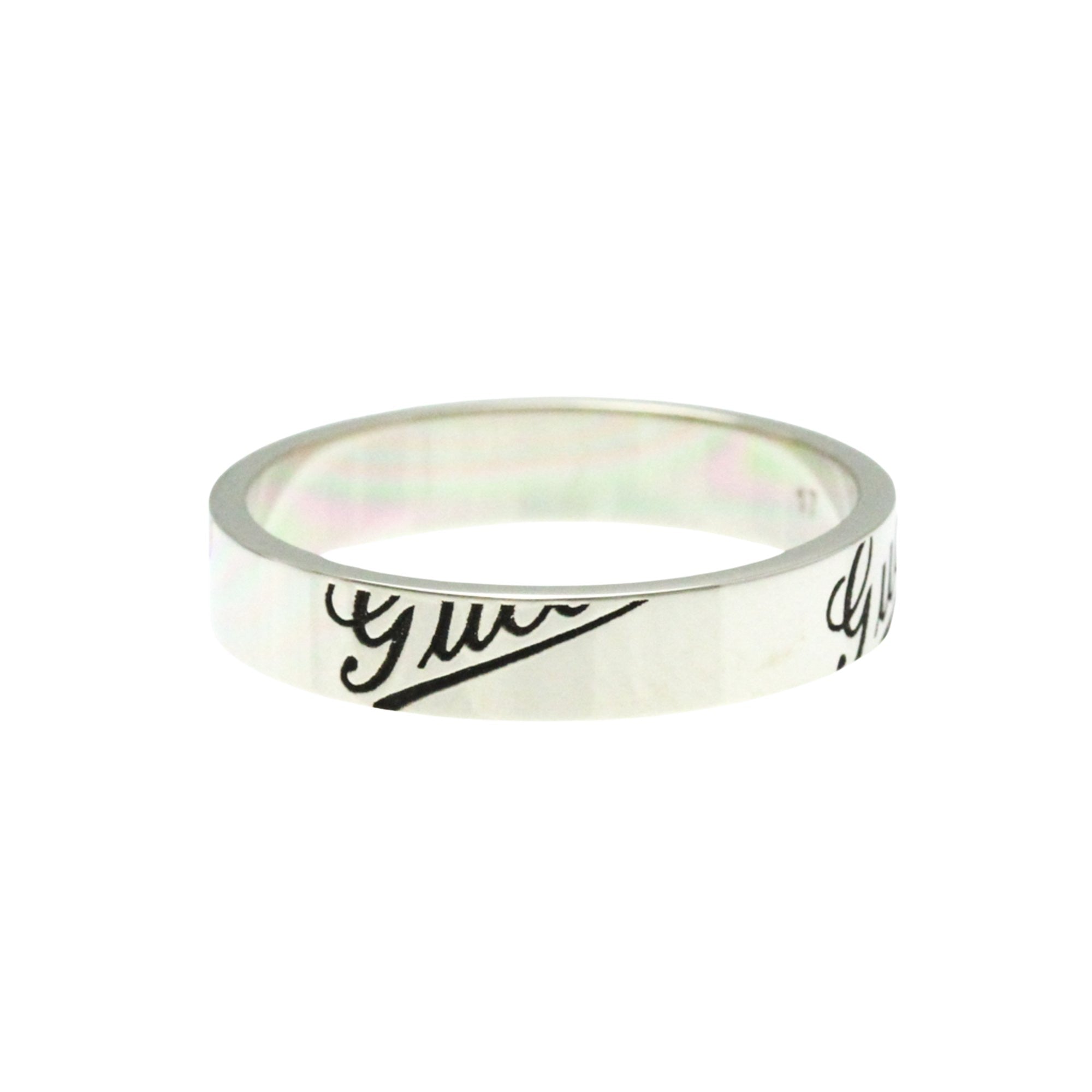 Gucci GG emboss�